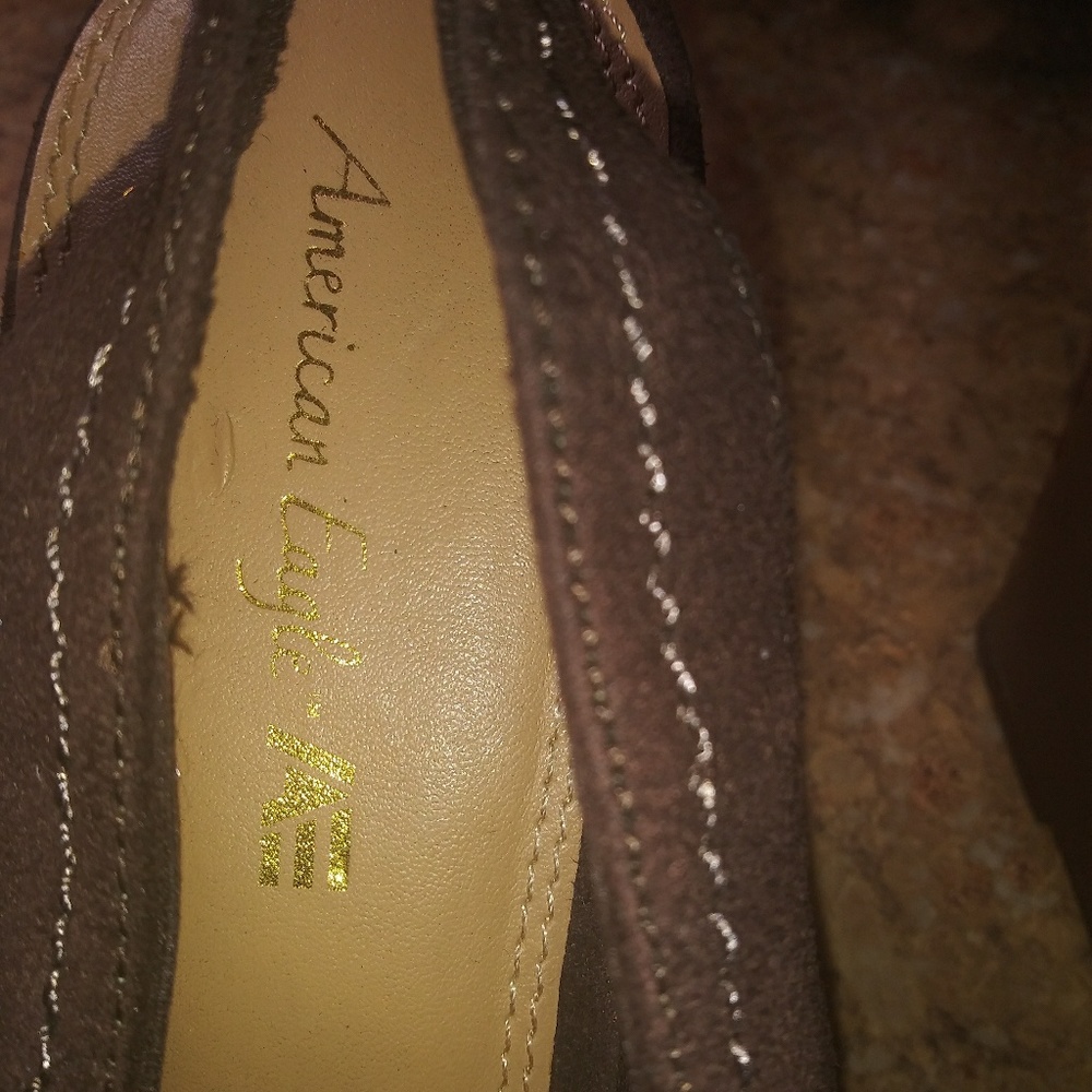 American eagle brown Swede wedge hills